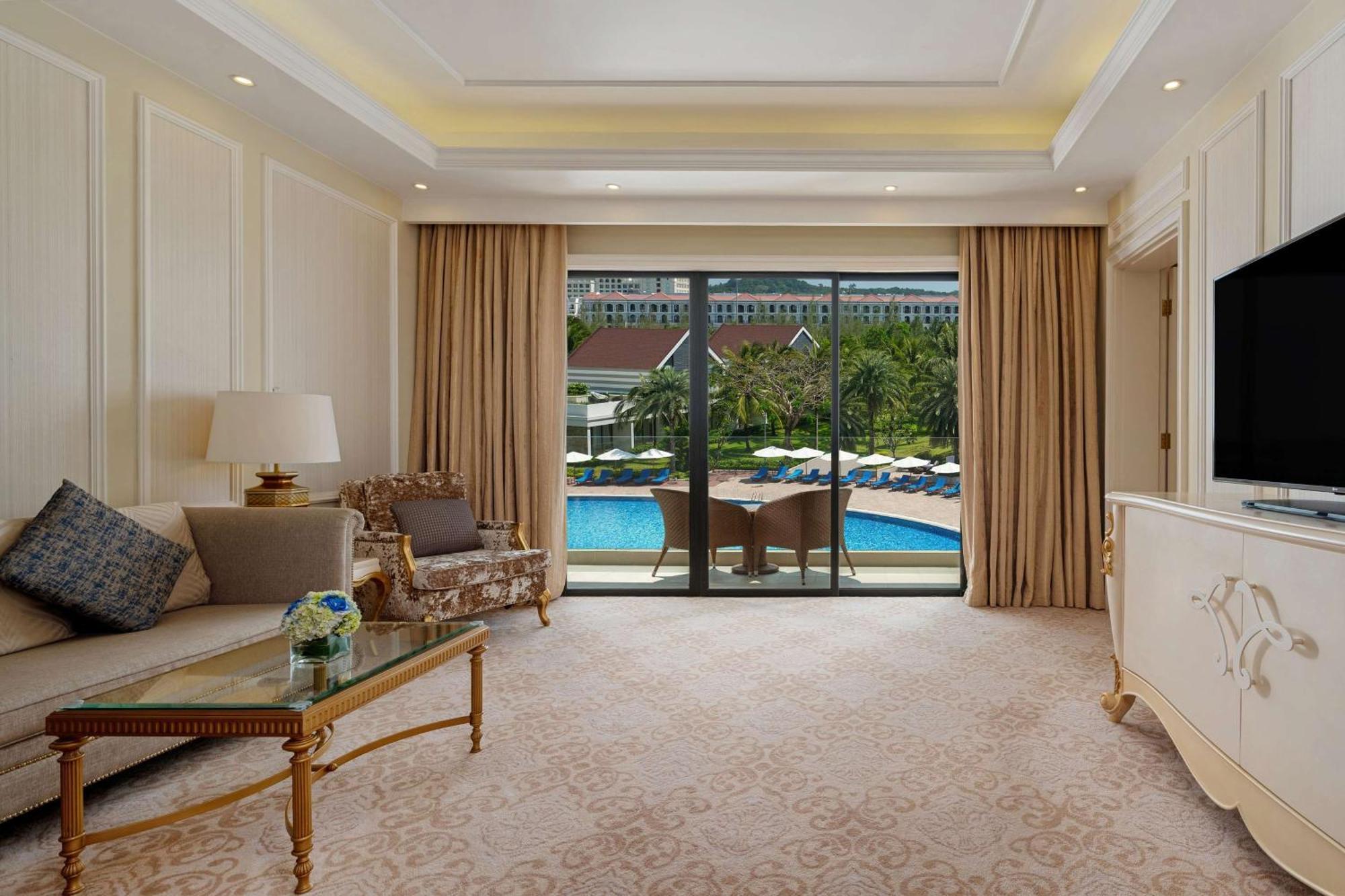 Radisson Blu Resort Phu Quoc Eksteriør bilde A suite at the hotel