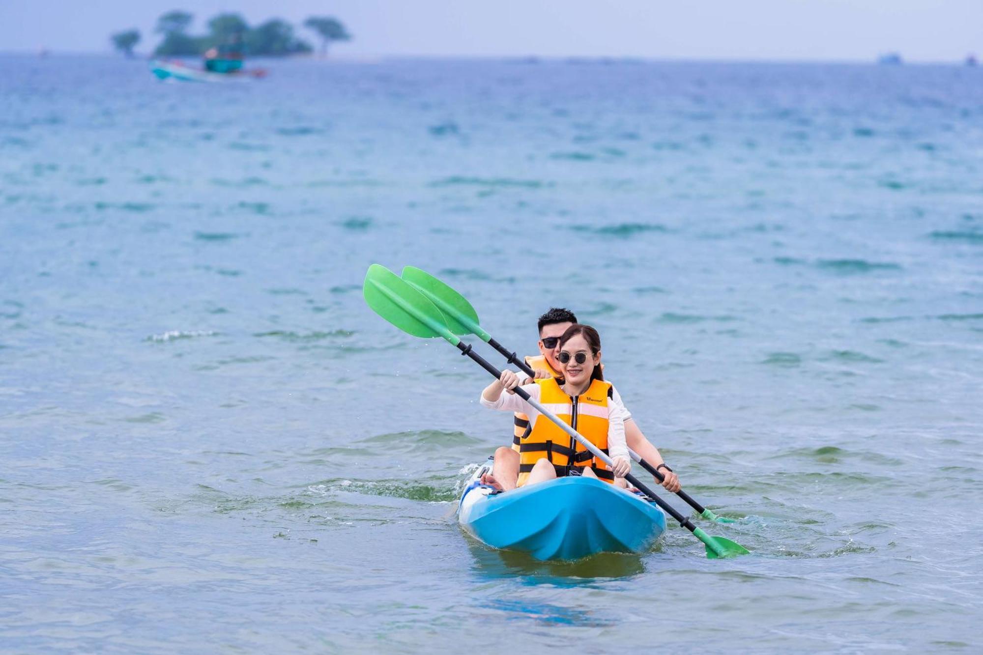 Radisson Blu Resort Phu Quoc Eksteriør bilde Kayaking in Pattaya